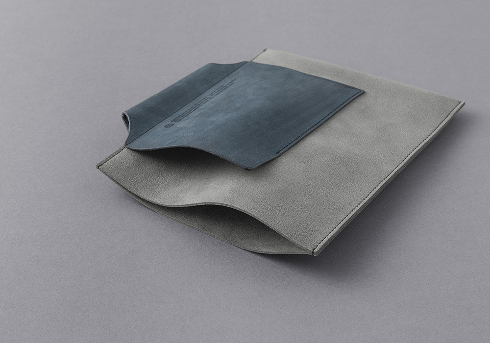 PLOTTER Leather Binder Case in Gray x Navy color.
