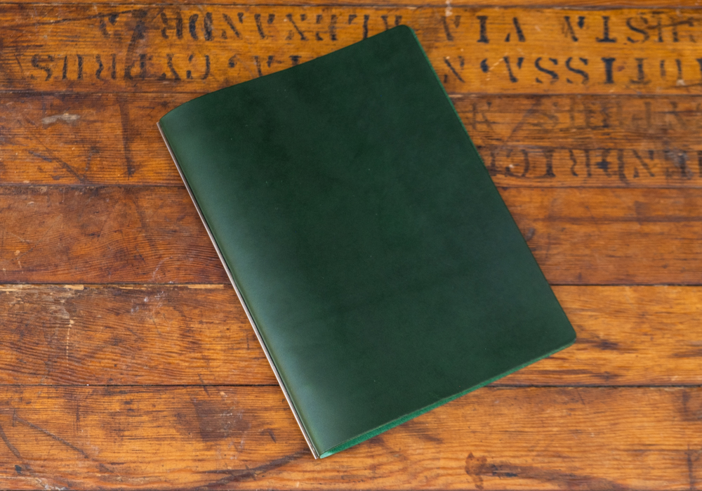 Horween Cavalier Chromexcel® Leather Binder in green in A5 Size.
